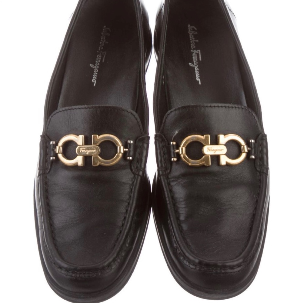 Ferragamo Gancini Round Toe Loafer